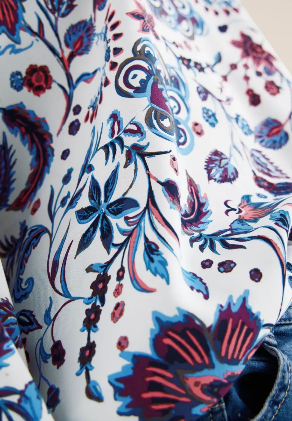 Gemusterte Bluse