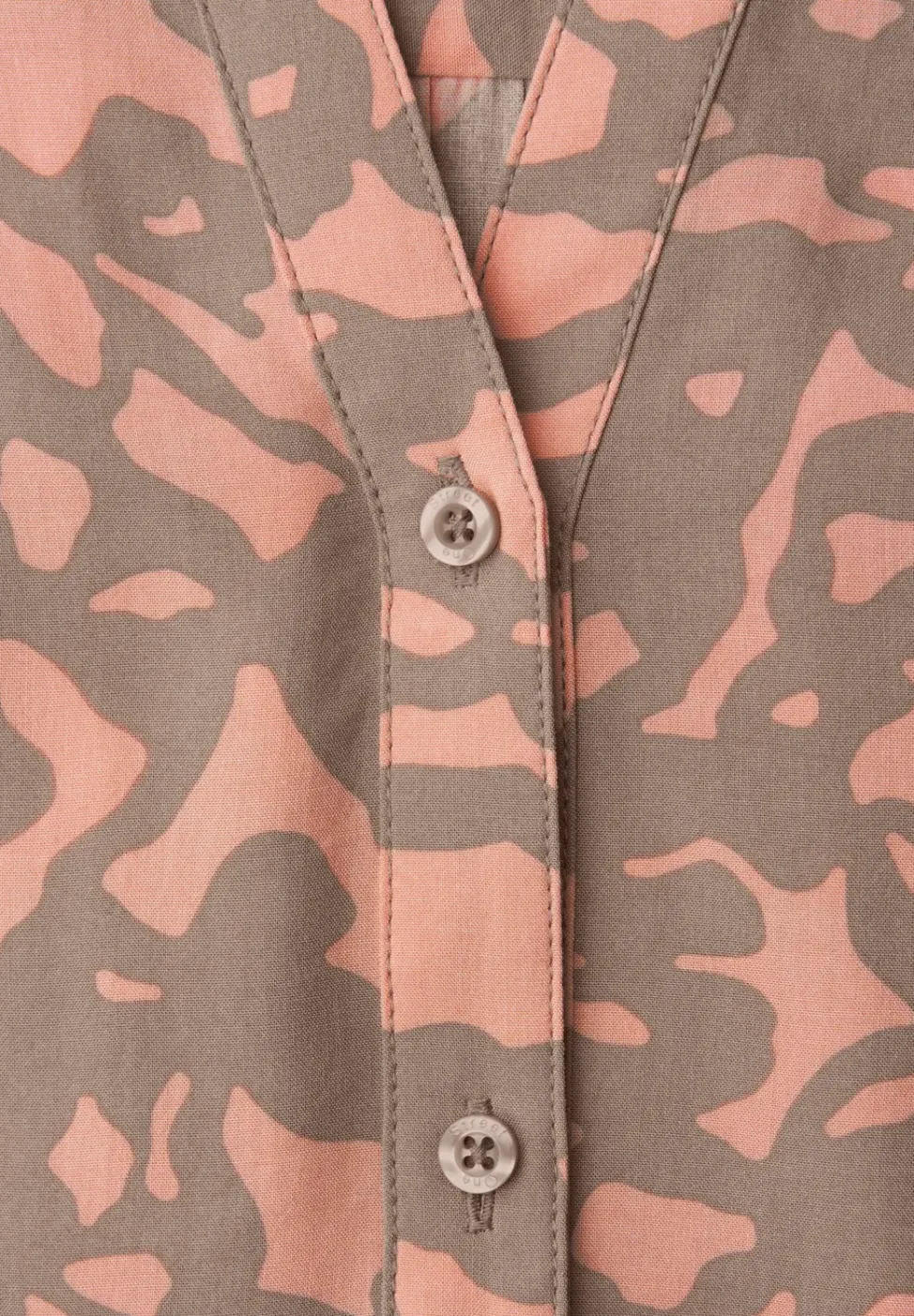 Gemusterte Bluse
