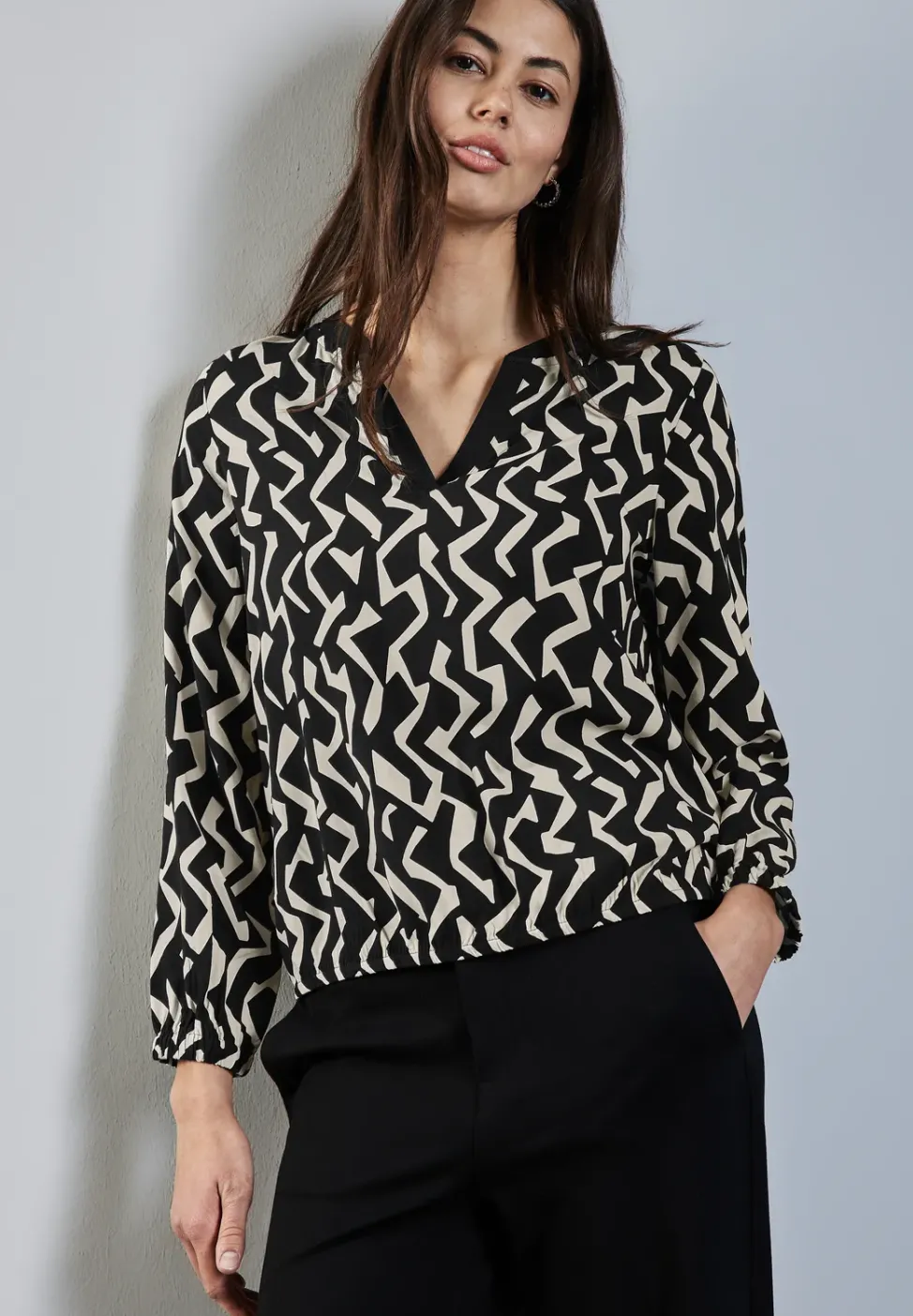 Gemusterte Bluse