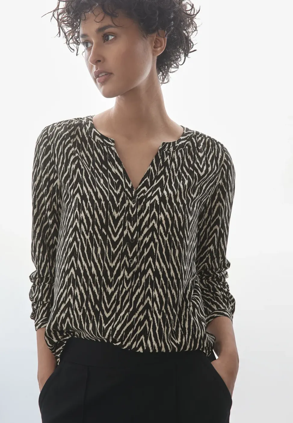 Gemusterte Bluse