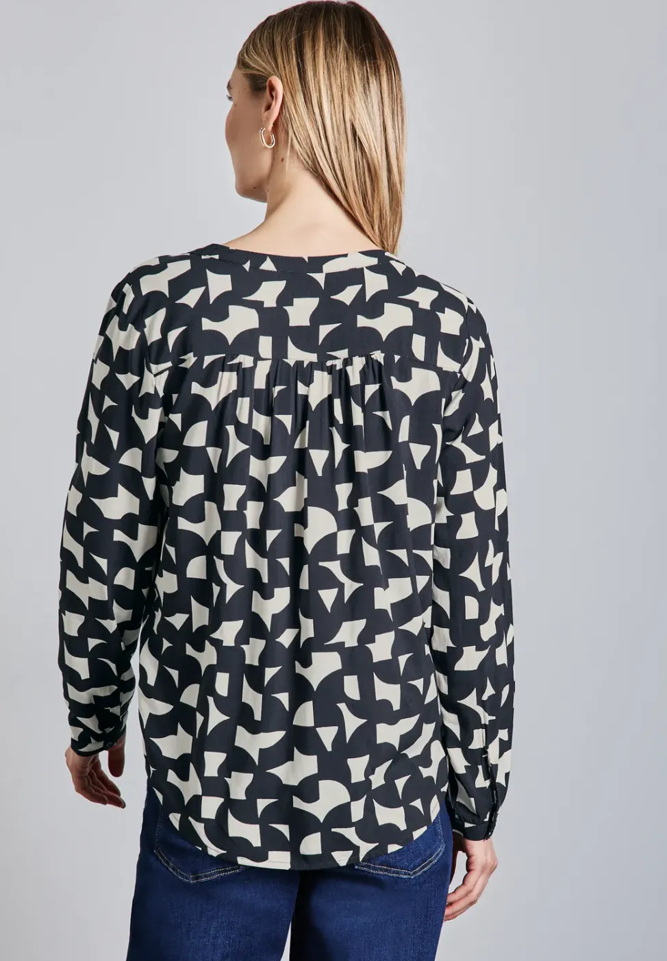 Gemusterte Bluse