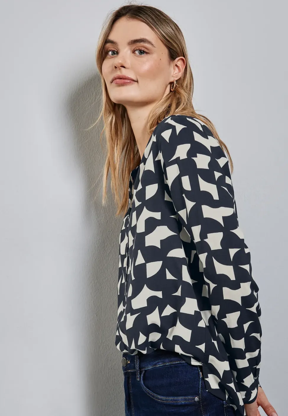 Gemusterte Bluse