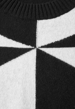 Gemusterter Pullover