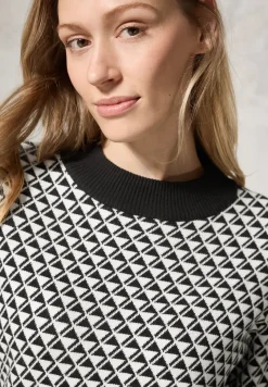 Gemusterter Pullover