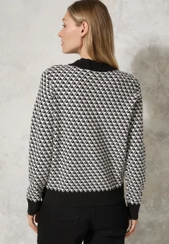 Gemusterter Pullover