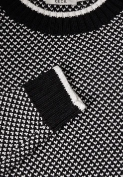 Gemusterter Strickpullover
