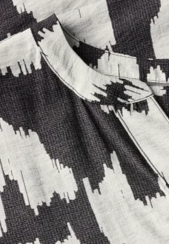 Gemustertes Kleid