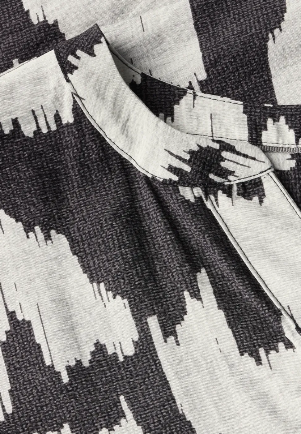 Gemustertes Kleid
