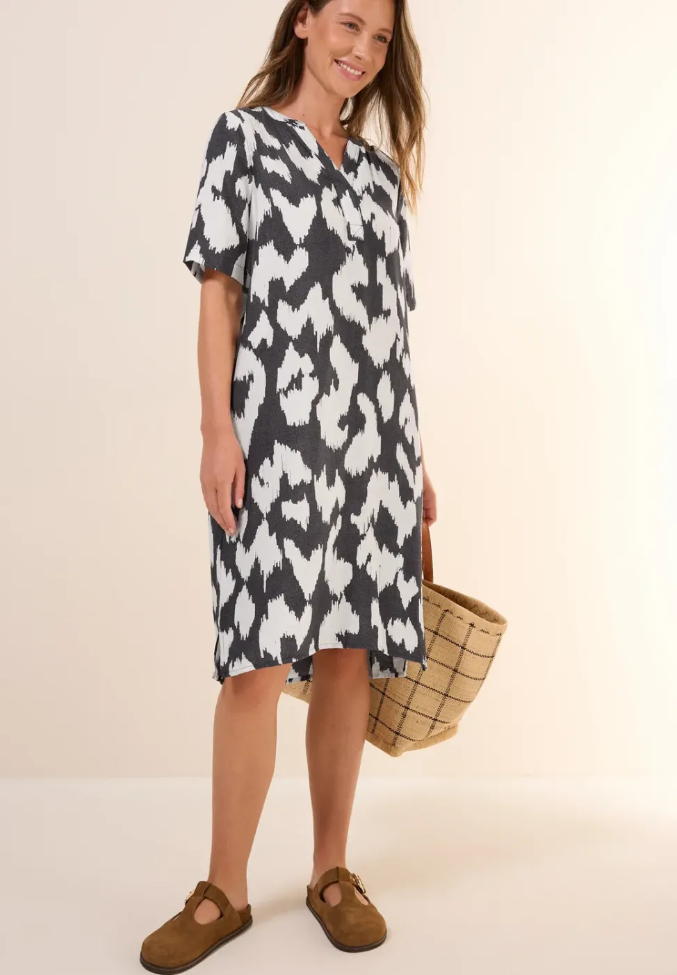 Gemustertes Kleid