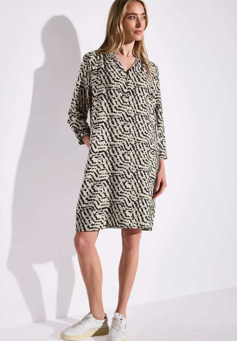 Gemustertes Kleid
