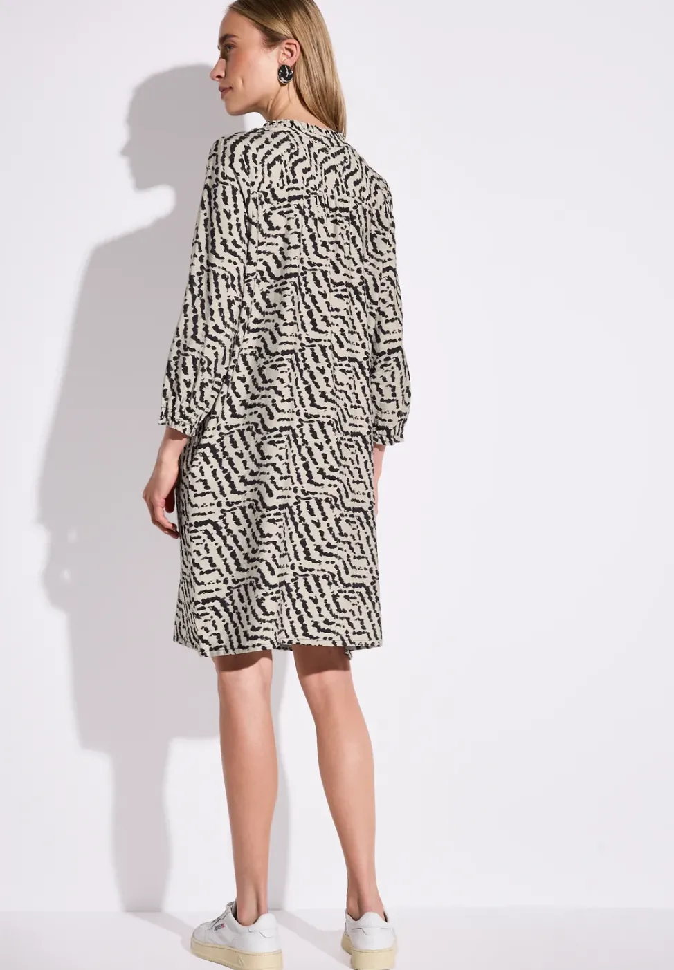 Gemustertes Kleid