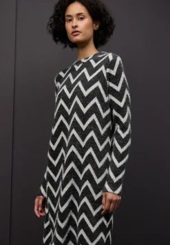 Gemustertes T-Shirtkleid