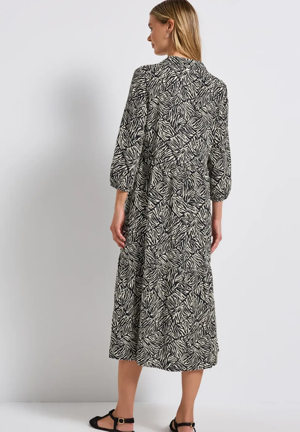 Gemustertes Volant-Kleid