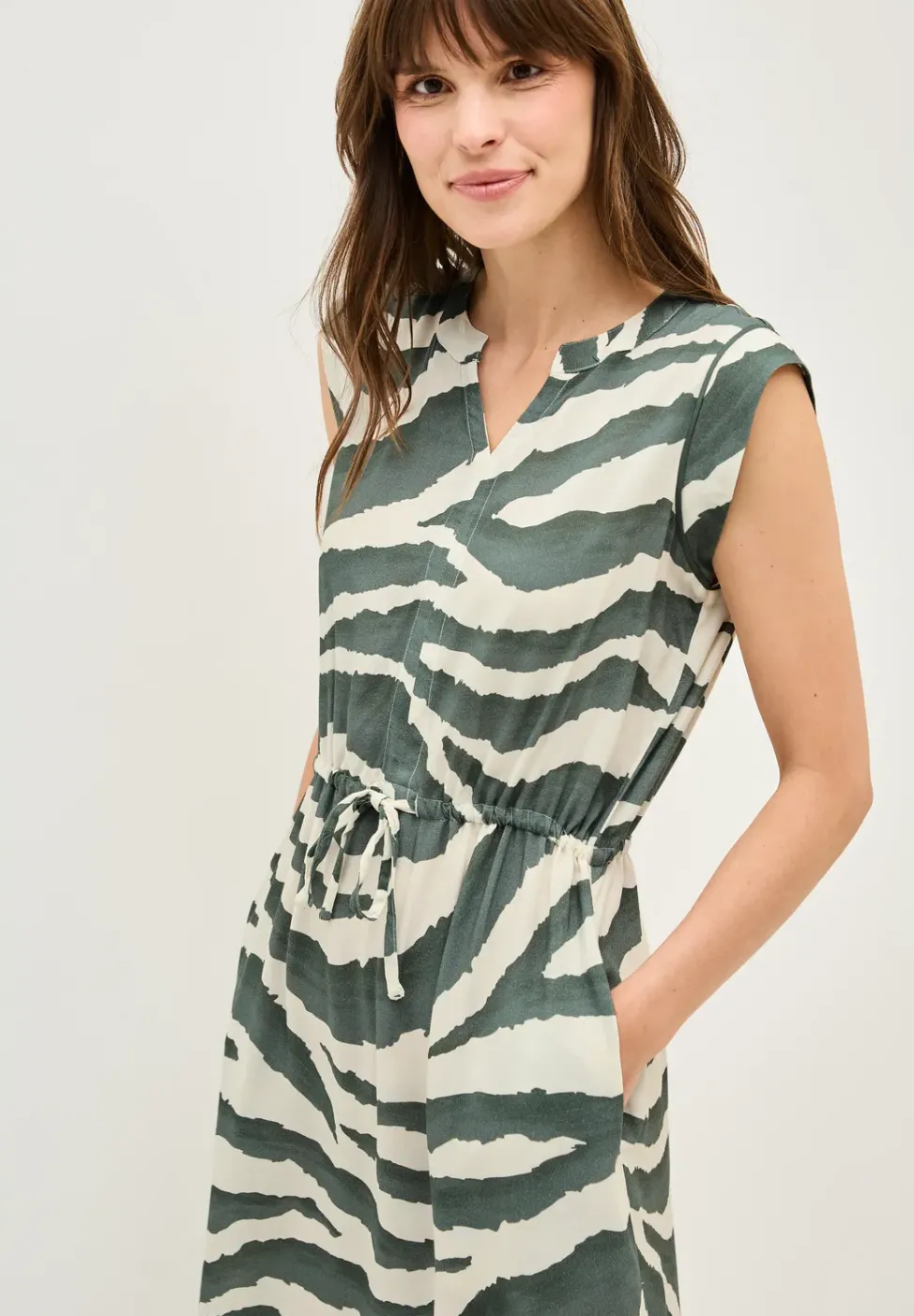Gemustertes Volant-Kleid