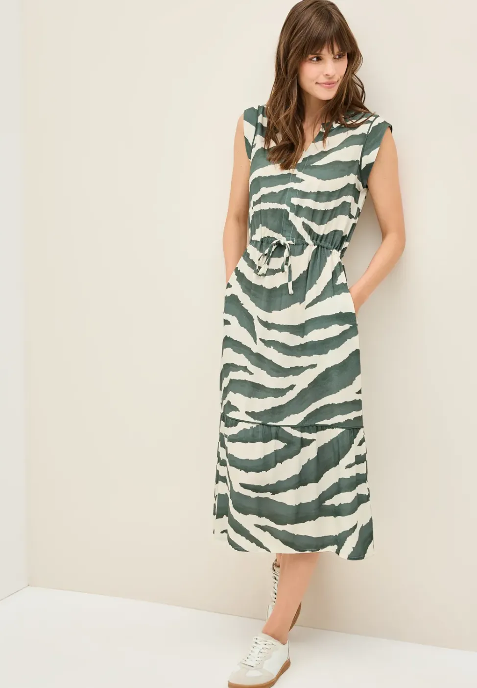 Gemustertes Volant-Kleid