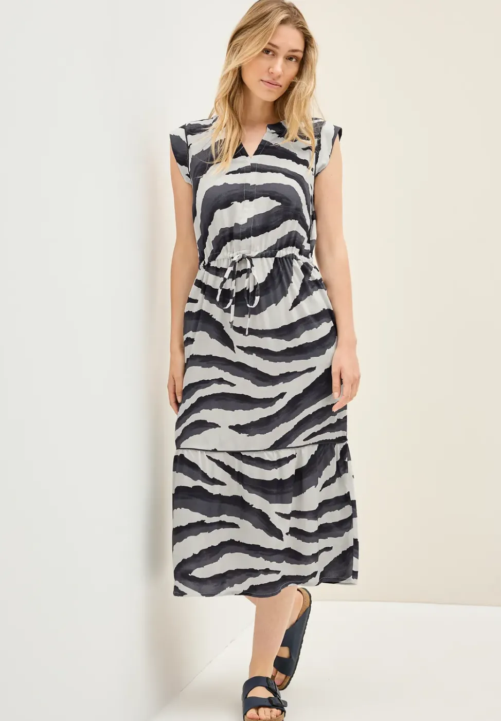 Gemustertes Volant-Kleid
