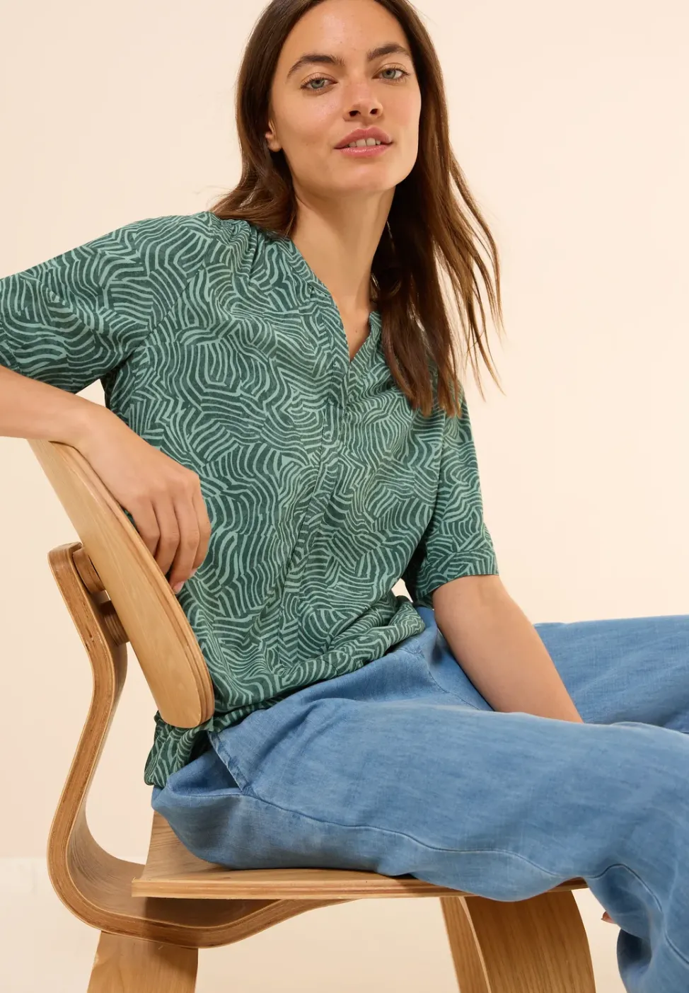 Gemusterte Split Neck Bluse