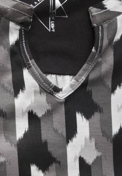 Gemustertes Shirt