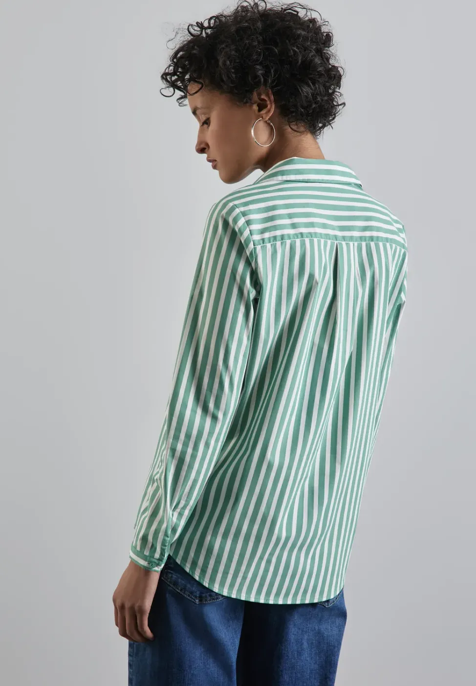 Gestreifte Business-Bluse