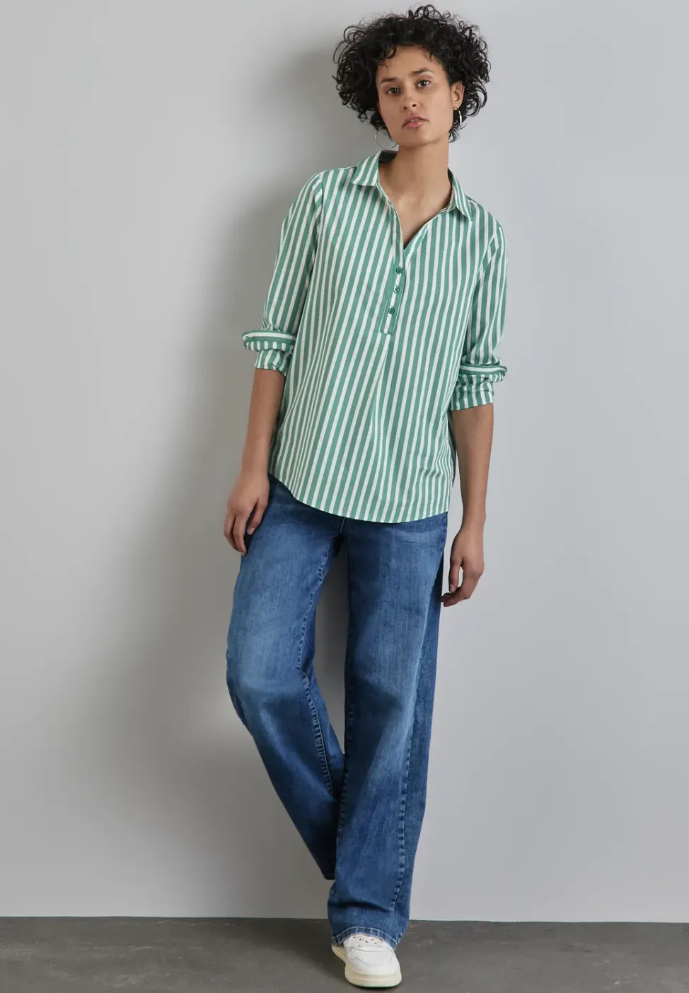 Gestreifte Business-Bluse