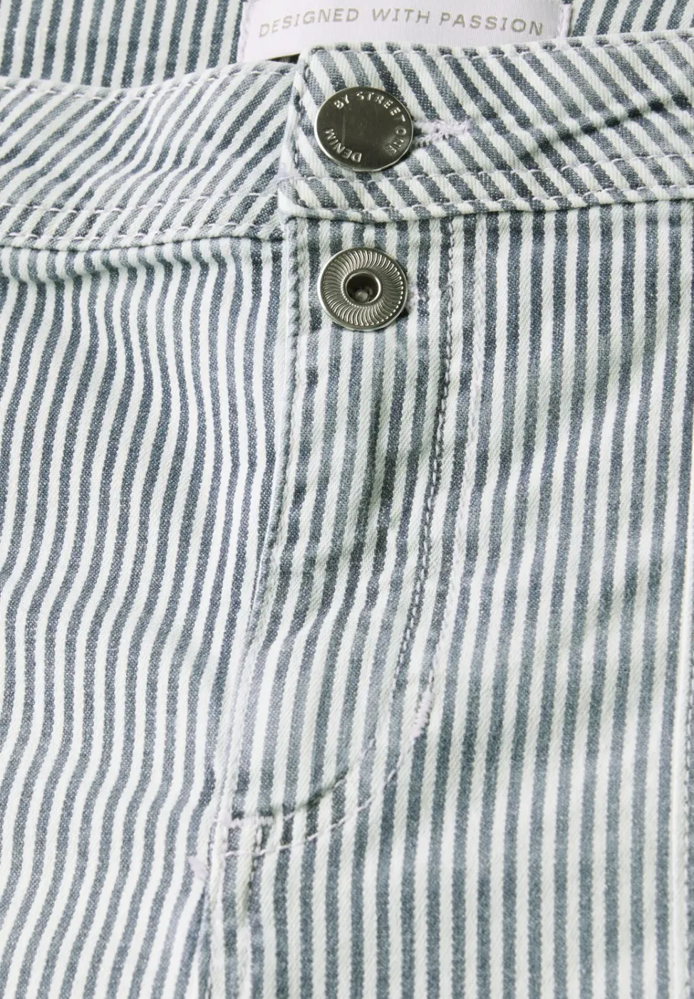 Gestreifte Jeans
