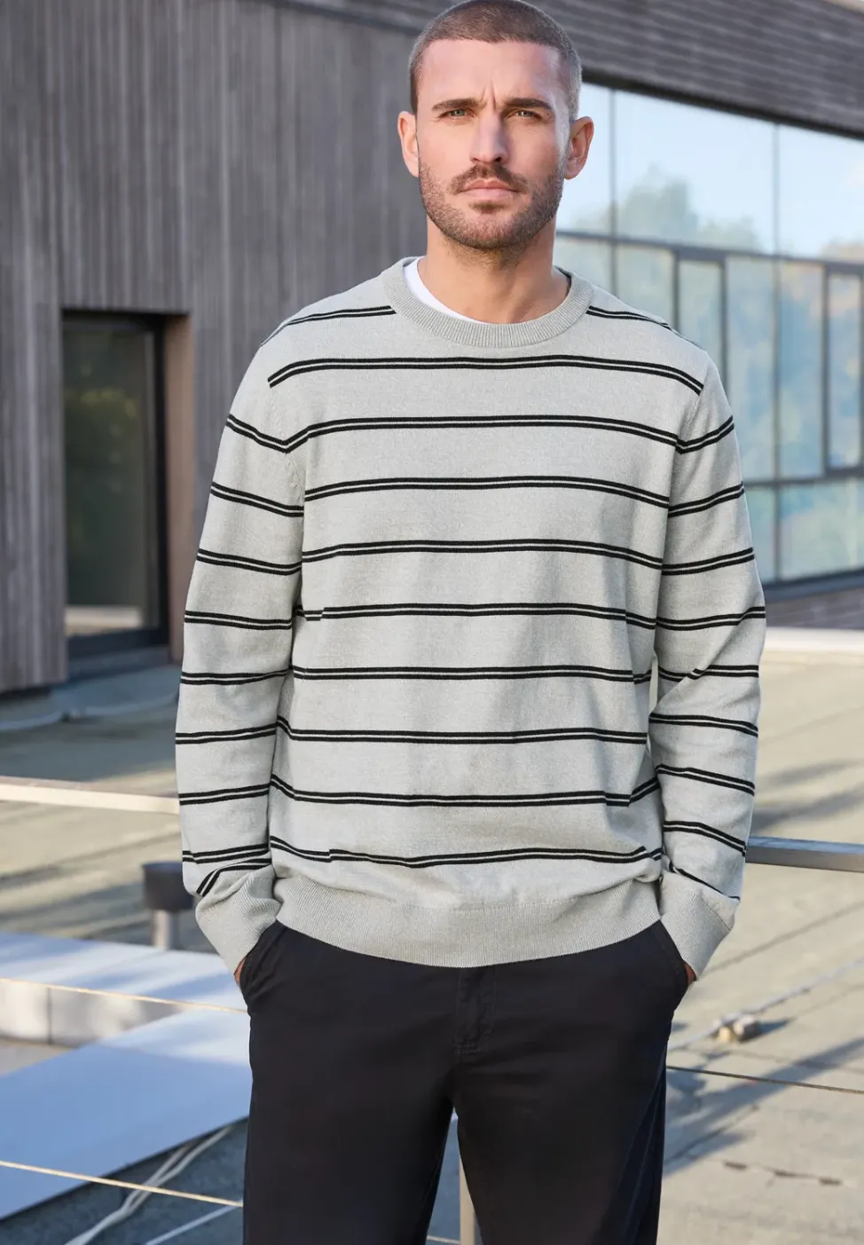 Gestreifter Basic Pullover