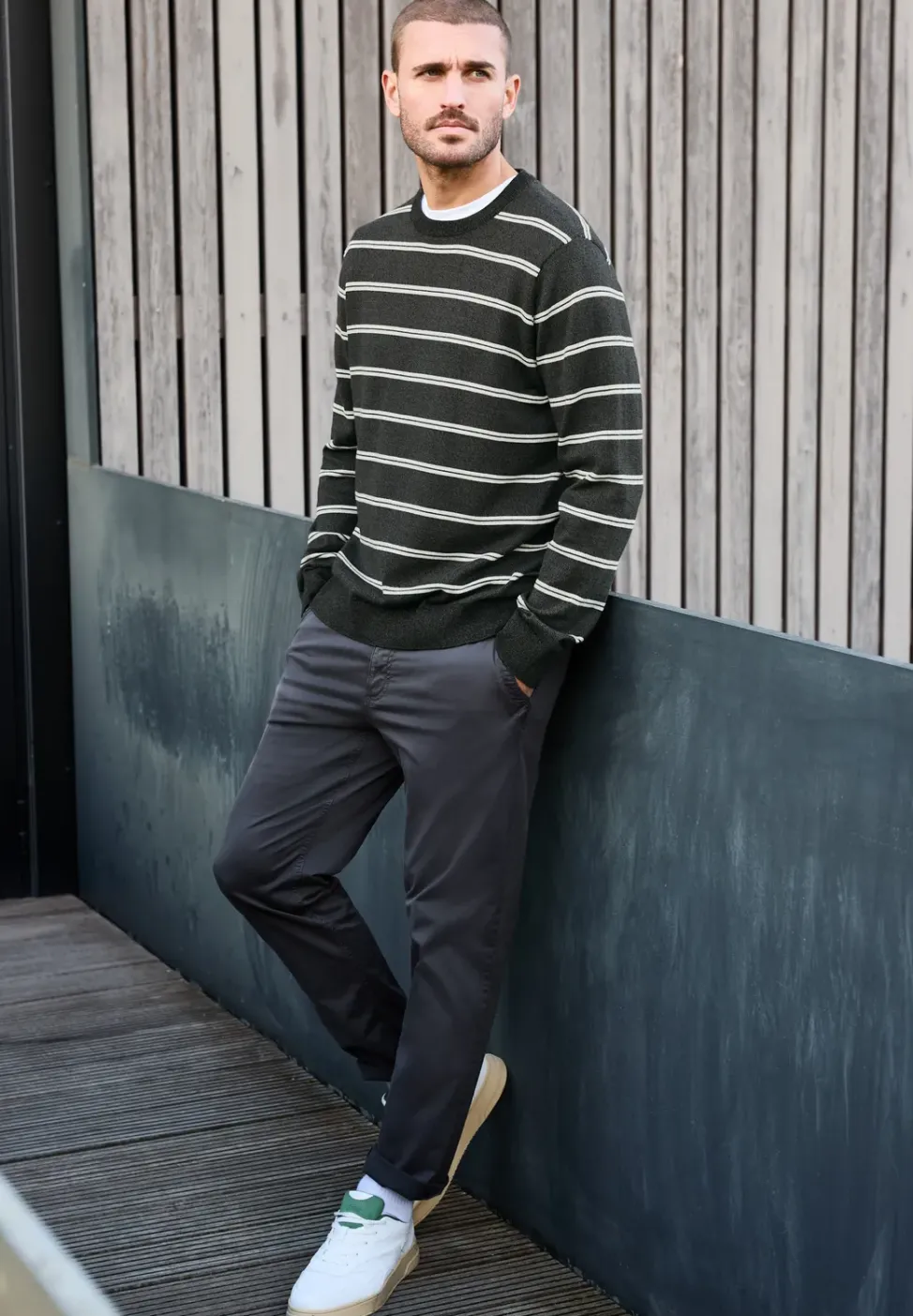 Gestreifter Basic Pullover