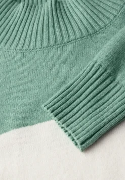 Gestreifter Pullover