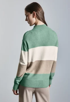 Gestreifter Pullover