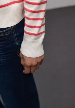 Gestreifter Pullover