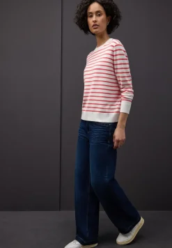 Gestreifter Pullover