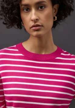 Gestreifter Pullover