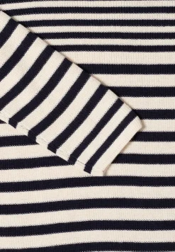 Gestreifter Pullover