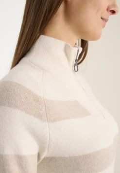 Gestreifter Pullover
