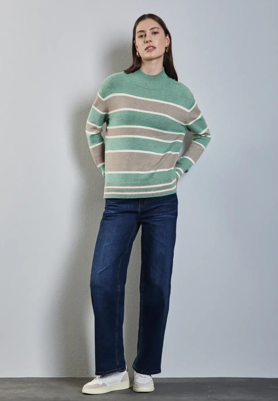 Gestreifter Pullover