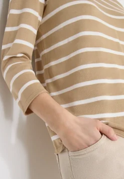 Gestreifter Pullover
