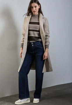 Gestreifter Pullover