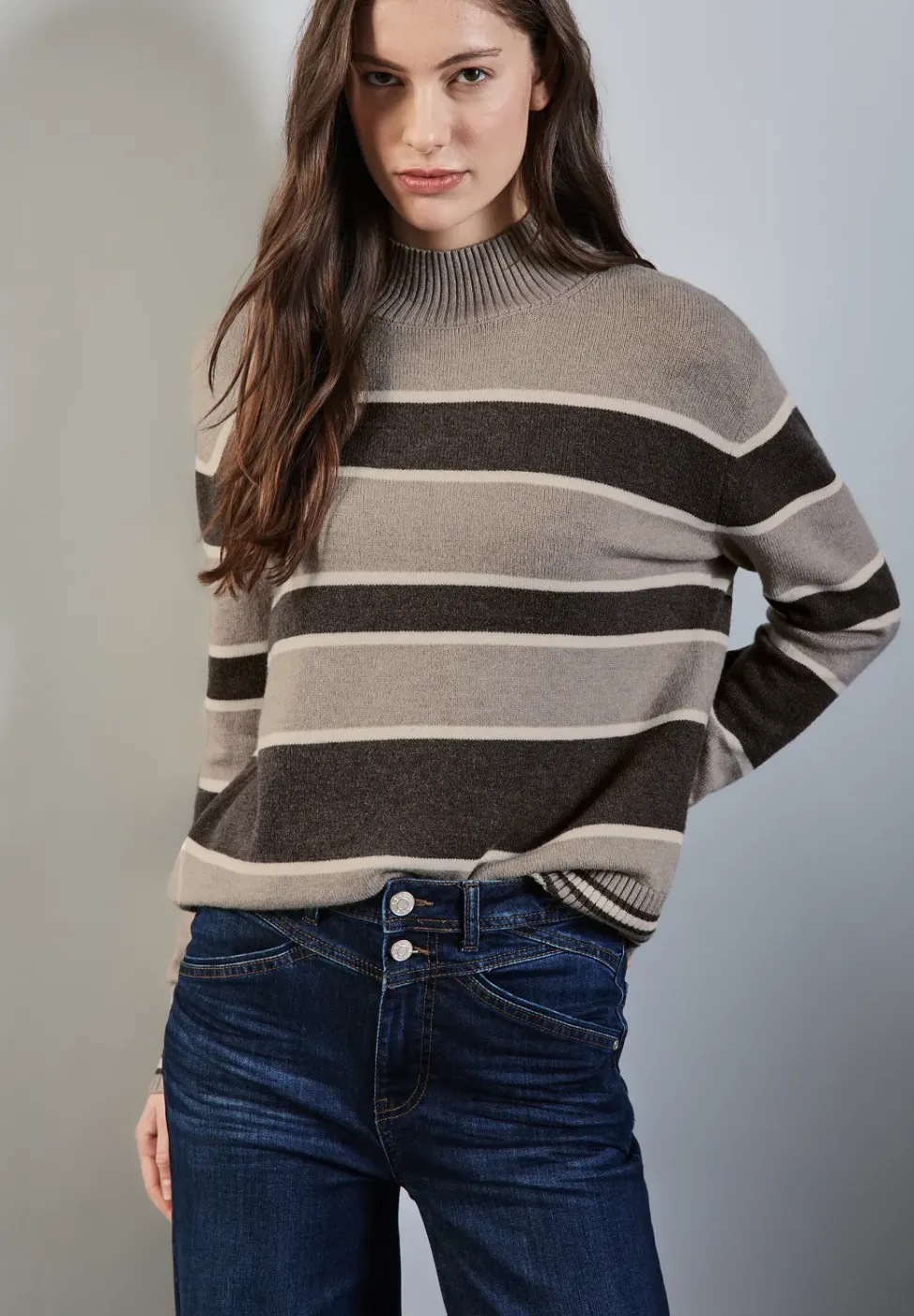 Gestreifter Pullover