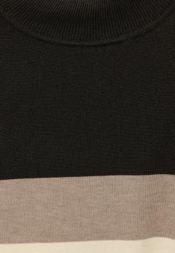 Gestreifter Pullover