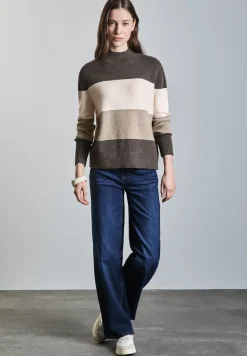 Gestreifter Pullover