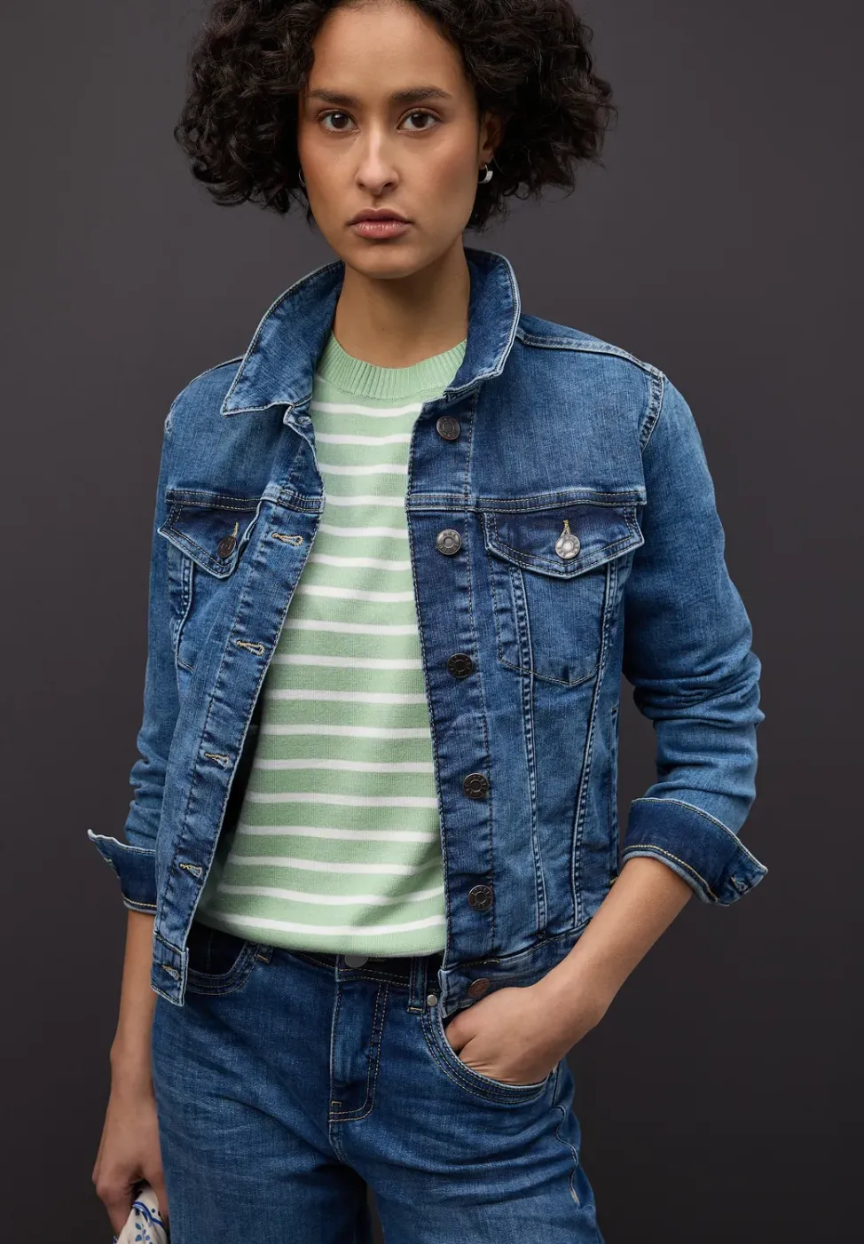 Gestreifter Pullover