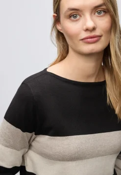 Gestreifter Pullover