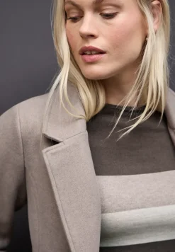 Gestreifter Pullover
