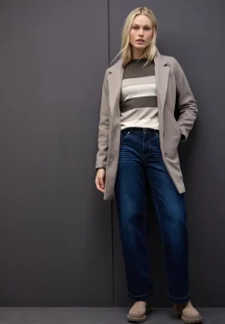 Gestreifter Pullover