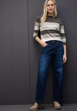 Gestreifter Pullover