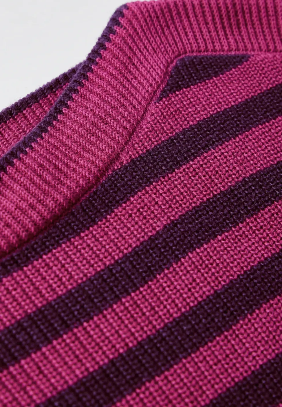 Gestreifter Pullover
