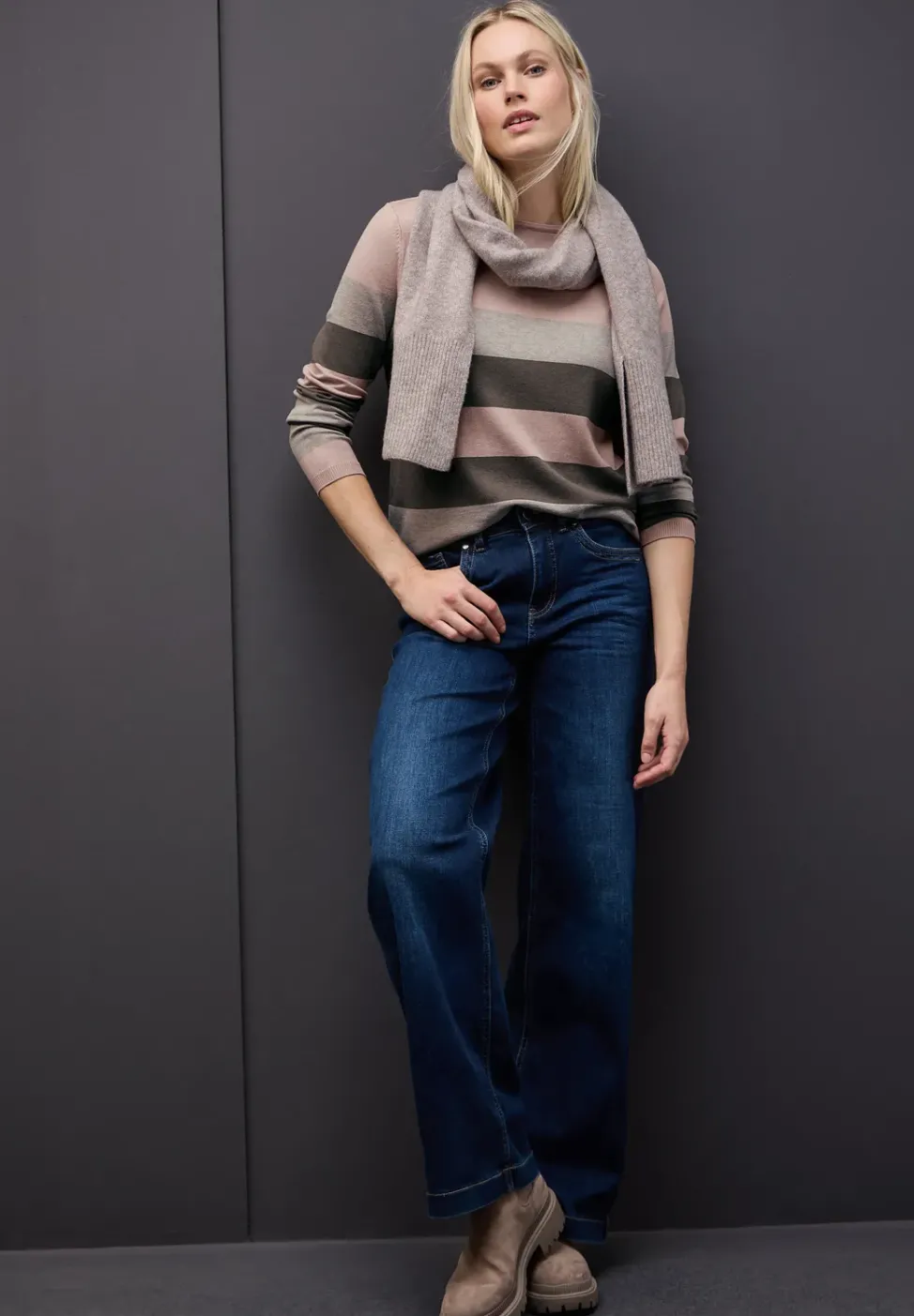 Gestreifter Pullover