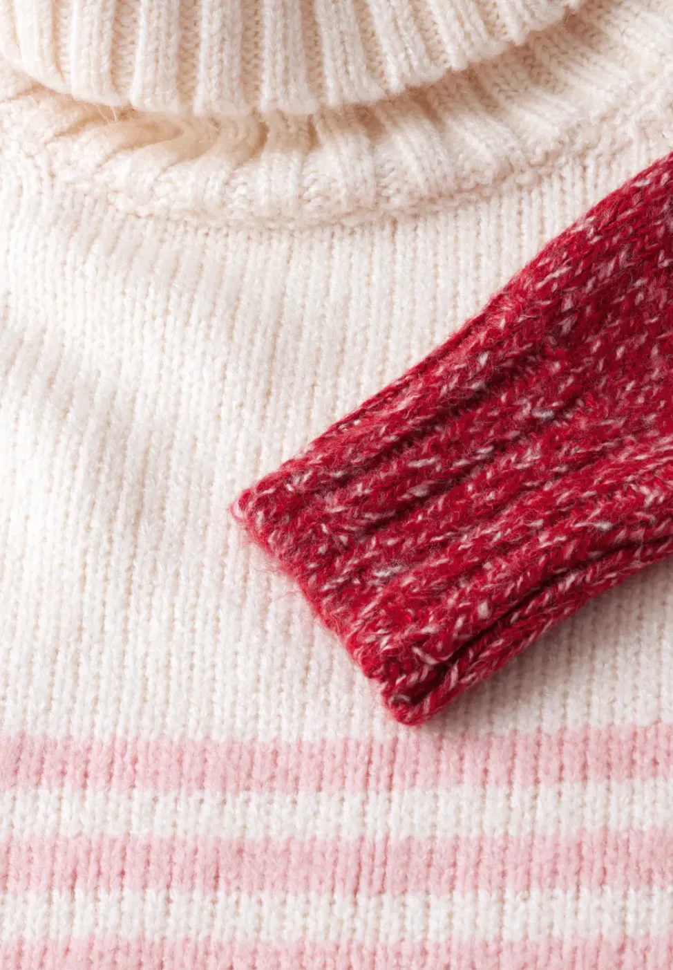Gestreifter Strickpullover