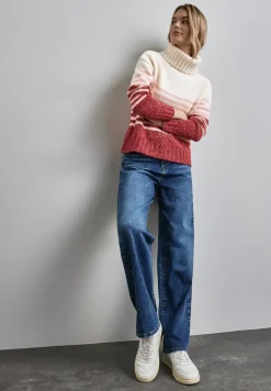 Gestreifter Strickpullover
