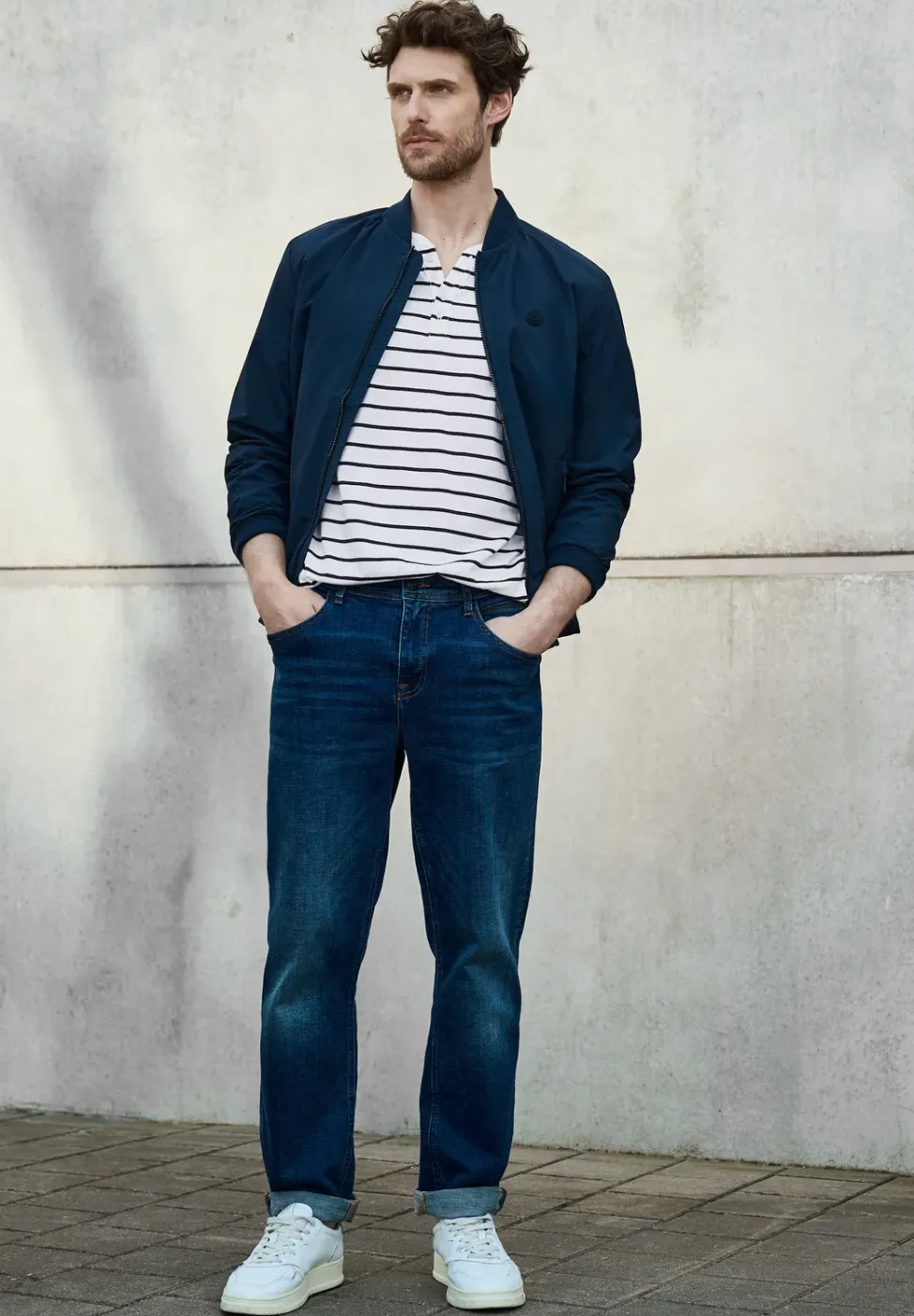 Gestreiftes Henleyshirt